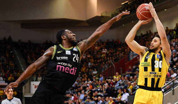 力锋线如杰 力锋线如杰