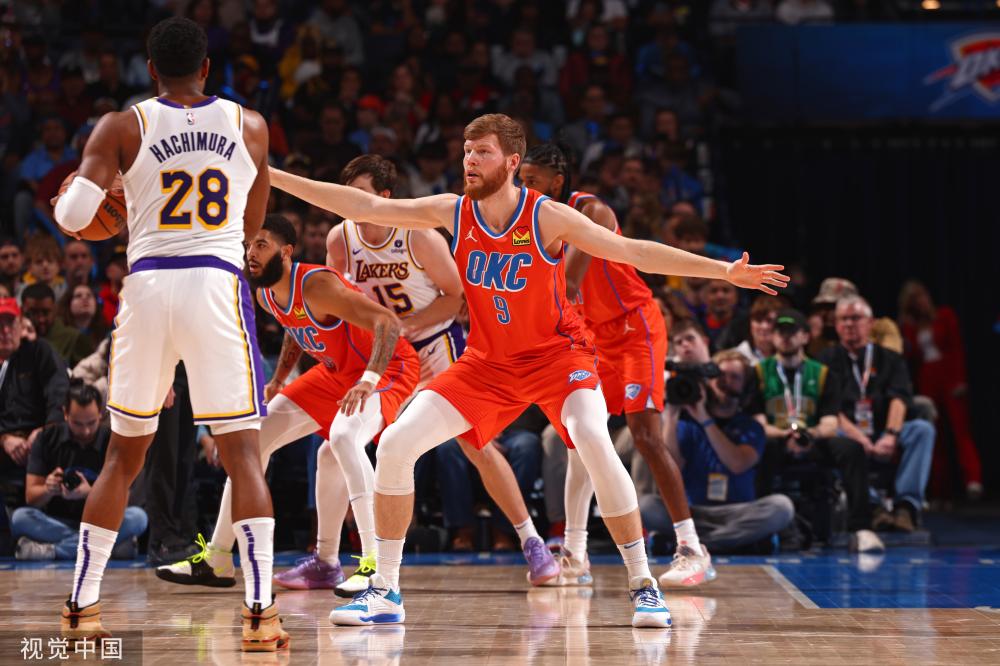 凭借娴熟的 凭借娴熟的