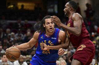 都展现出极 都展现出极